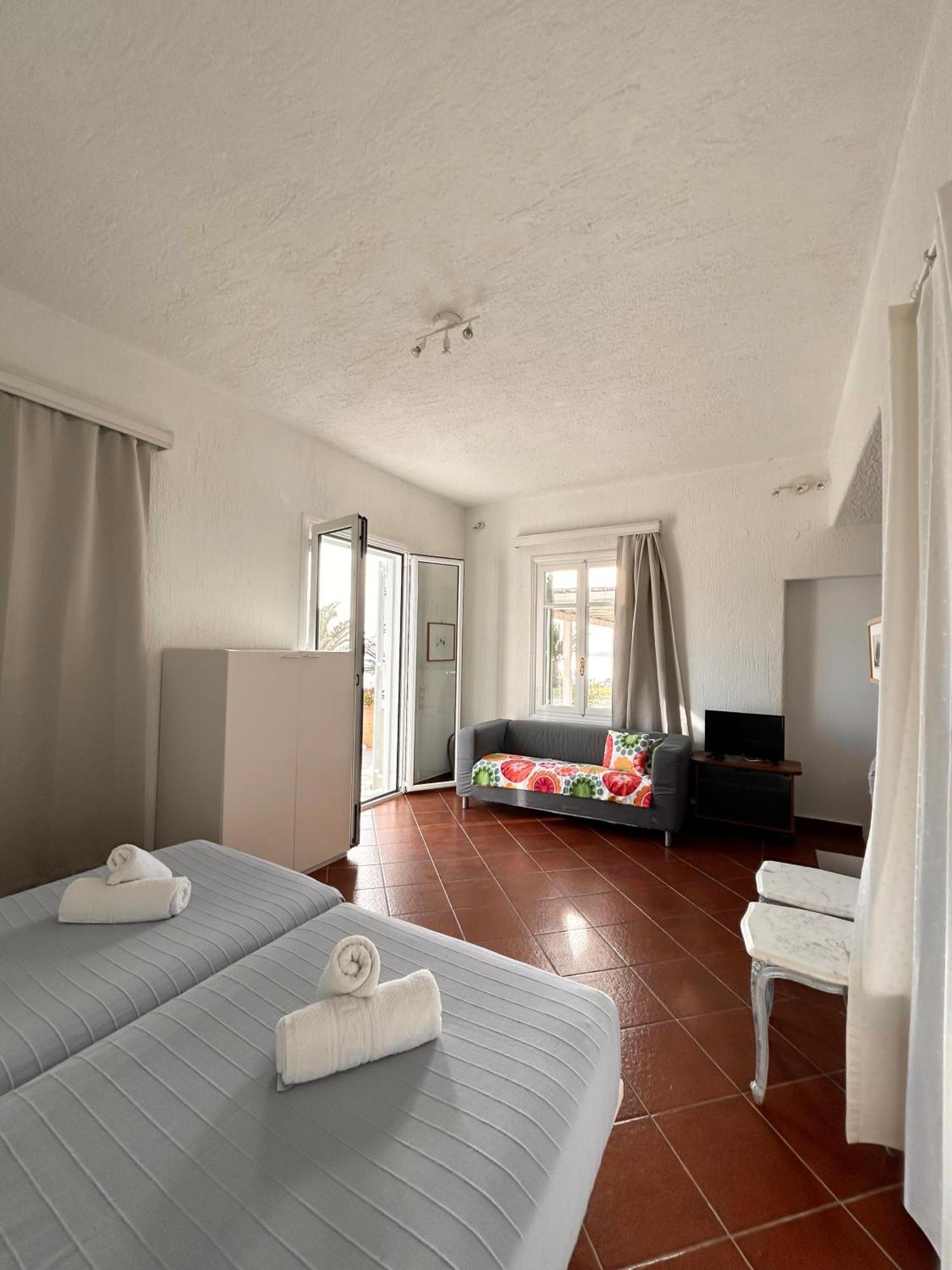 Fos Suites Agios Ioannis Diakoftis Habitación foto
